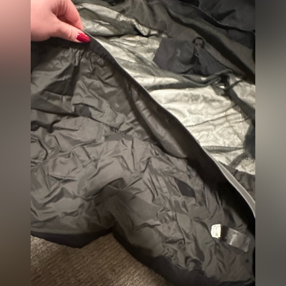 TheNorthFace black hooded shell jacket -Sold - Picture 10 of 12